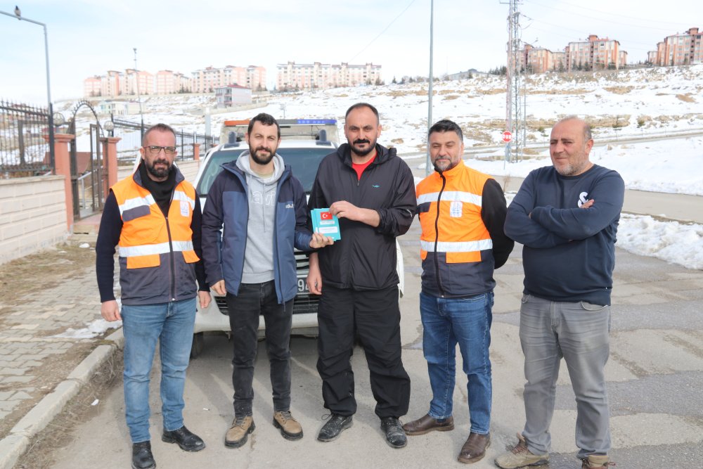 Sahipsiz hayvanları sahiplendirilmeye başladık